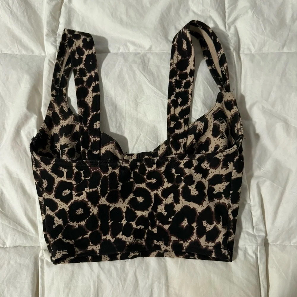 Pretty Little Thing Leopard Top - Picture 3 of 4